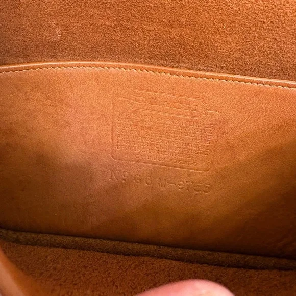 Coach English tan leather pocket purse 9755 - Picture 14 of 15